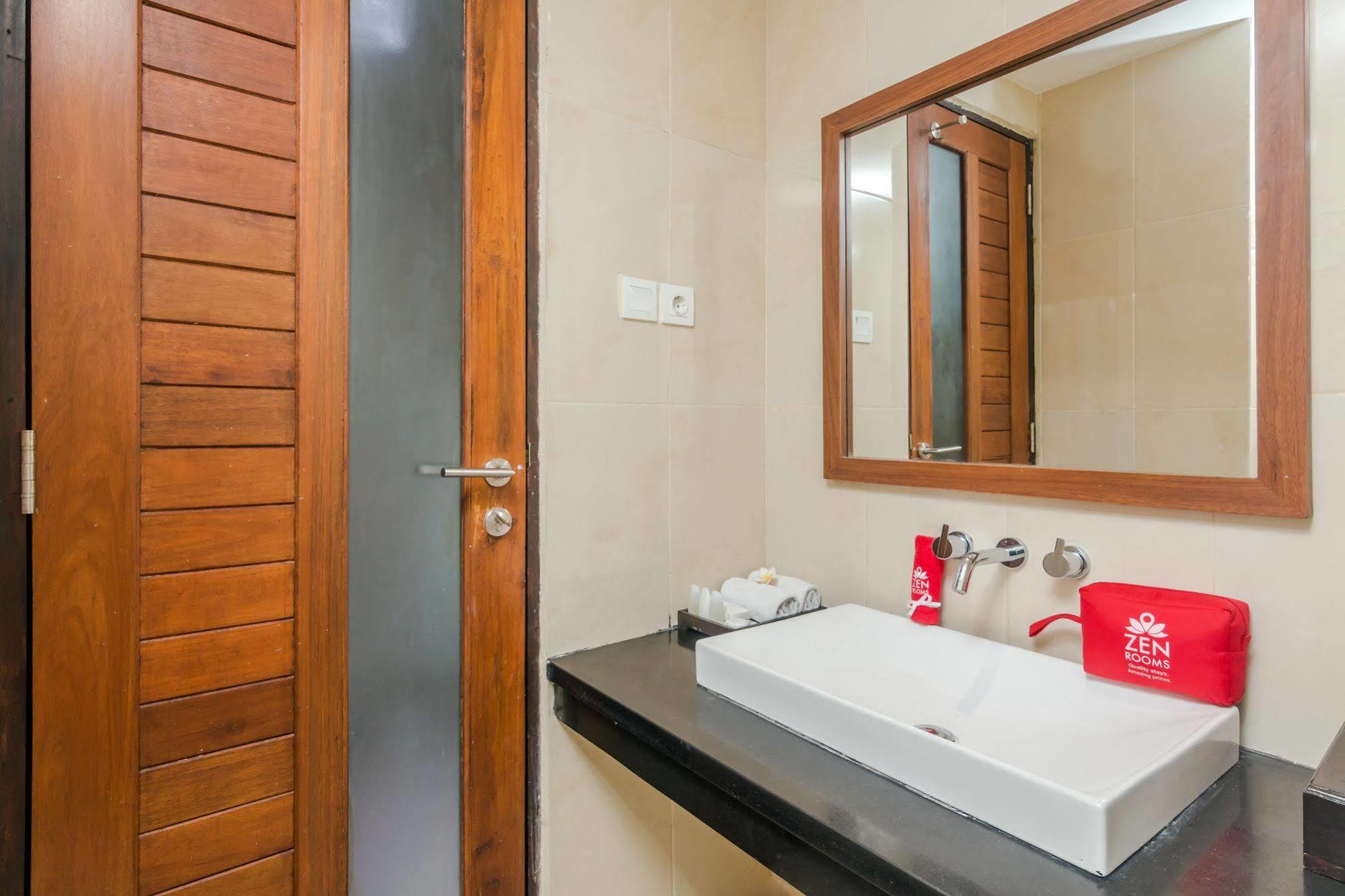 Zen Rooms Seminyak Pangkung Sari Luaran gambar